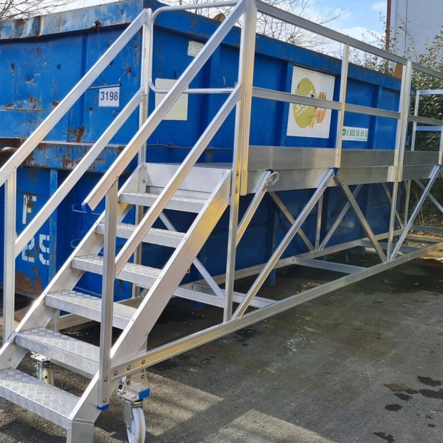 Solide PDD3000 laadplatform bij container